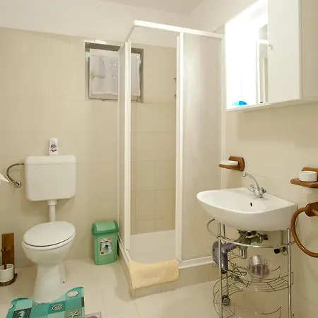 Neda Apartament *